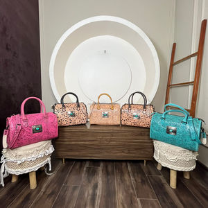 Sac de voyage de luxe en cuir de vachette fait main, style personnalisé, haute qualité, pour femme, sac à bandoulière, sac de sport, best-seller - Product Image 5