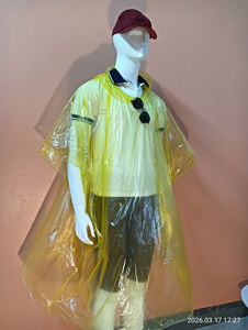 เสื้อกันฝนแบบคลาสสิคใหม่สำหรับคนเดียว ใช้กลางแจ้ง ใช้ในบ้าน อุปกรณ์สำหรับผู้ใหญ่ สำหรับตั้งแคมป์ ทำจากพลาสติก PE แบบใช้แล้วทิ้ง มีแขนสั้น - Product Image 4