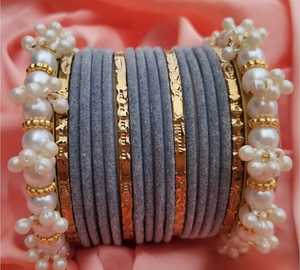 ชุดกำไลกำมะหยี่สีเขียวประดับมุกและลูกปัดทองสำหรับผู้หญิง - Product Image 3
