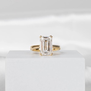 แหวนเพชรทรงเอเมอรัลด์ 4 กะรัต เพาะเลี้ยงในห้องปฏิบัติการ รับรองโดย IGI ทองคำขาว 14K วงบาง แหวนเพชรเม็ดเดี่ยวสำหรับหมั้น แหวนแต่งงาน เครื่องประดับเจ้าสาว - Product Image 1