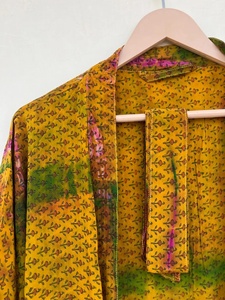 Recycle Crêpe Soie Sari Long Kimono Pour Femmes Indien À La Main Tie Dye Long Kimono - Product Image 2