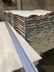 Chapa de Eucalipto 100% Natural, Duradera y Ecológica, Corte Rotatorio, Superficie Lisa, 5-10% de Humedad, para Fabricación de Tableros de Muebles - Product Image 3