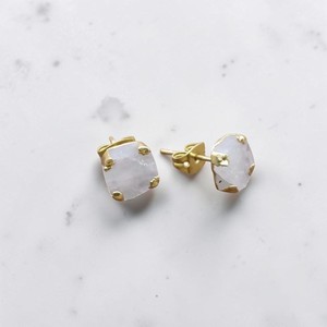 Pendientes de tuerca de piedra lunar arcoíris certificados por terceros al por mayor para mujer, chapados en oro de 14K, con gema de piedra natal en bruto, minimalistas, de primavera - Product Image 3