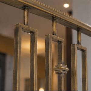 Barandilla de Bronce Geométrica para Hoteles de Lujo, Villas, Escaleras e Interiores Arquitectónicos Modernos - Product Image 1