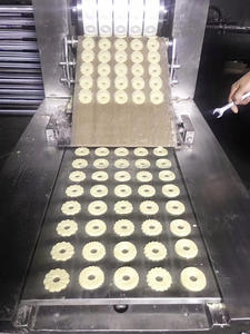 Machine de fabrication de biscuits manuelle à technologie avancée, conviviale pour les opérateurs, ligne de production de boulangerie, machine pour la fabrication de biscuits pour chiens - Product Image 5