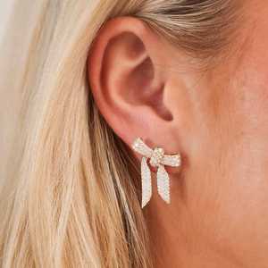 Boucles d'oreilles clous nœud ruban diamant en or massif 14K 18K, serties de diamants de laboratoire taille ronde pavé, fermoir poussoir, bijoux de luxe mobiles et élégants - Product Image 4