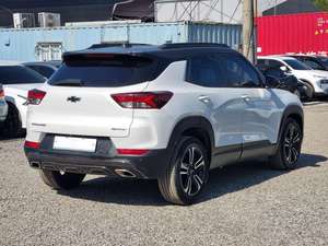 รถ SUV มือสอง ไวท์ เทรลเบลเซอร์ ปี 2019 คอมแพคครอสโอเวอร์ เครื่องยนต์เบนซิน เทอร์โบ เกียร์อัตโนมัติ ยูโร 6 ล้อแม็ก R17 เบาะผ้า พวงมาลัยซ้าย 4 ประตู - Product Image 2