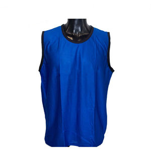 Chalecos de entrenamiento de malla a precio económico, chalecos deportivos de malla personalizados, chalecos de entrenamiento de baloncesto y fútbol, chalecos de fútbol reversibles - Product Image 6