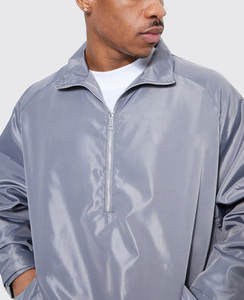 Chaqueta cortavientos impermeable de poliéster para hombre con capucha y logotipo personalizado para correr al aire libre - Product Image 1