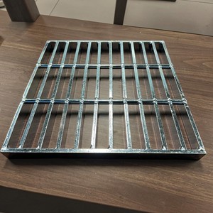 <b>Light</b>-Duty Steel Grating With Zinc Coating For Drainage System - Product Image 3