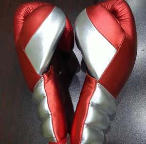 Gants de boxe pour adultes 2026 avec logo personnalisé, en cuir exquis, antidérapants, avec sangle de poignet réglable, fermeture à boucle imperméable, pour l'entraînement - Product Image 2