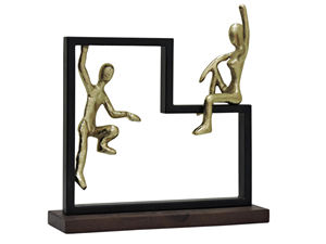 Escultura Metálica Contemporánea Abstracta con Figuras Humanas en Aluminio sobre Marco Geométrico Negro para Decoración del Hogar u Oficina - Product Image 5