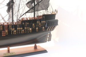 Artículo Más Vendido |   PERLA NEGRA |   Maqueta de Barco Pirata de Madera Hecha a Mano para Decoración Navideña, Colección para Amantes de las Películas - Product Image 5