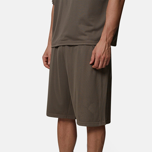 Men's Solid Color Mesh Breathable Shorts With Pockets <b>Elastic</b> Waist Casual Style Mid Length Bermuda Shorts - Product Image 4