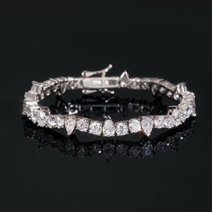 กำไลเทนนิสฮิปฮอปประดับเพชรโมอิสซาไนต์แบบ Iced Out ทำจากเงินแท้ 925 พร้อมประดับด้วยพลอยทรงหยดน้ำและทรงกลมสลับกัน - Product Image 1