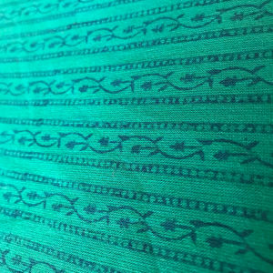Tela de algodón india estampada a mano con diseño de rayas tonales en verde azulado |   Textiles Artesanales Indios - Product Image 3