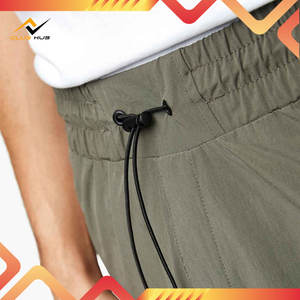 กางเกงขาสั้นคาร์โก้ผ้าทอสำหรับผู้ชายยิมคิง |   กางเกงขาสั้นออกกำลังกายและสตรีทแวร์น้ำหนักเบา ระบายอากาศได้ดี - Product Image 6