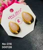 Anting Tusuk Geometris Mutiara Imitasi Berlapis Emas Paduan Baja Tahan Karat Berlian Amerika Wanita Trendi Tahan Air Fashion