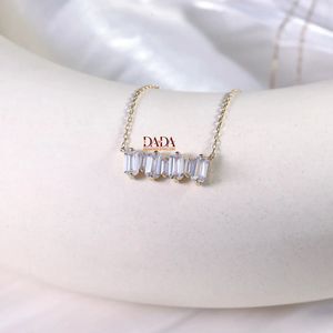 Collar de Barra Baguette, Colgante de Barra de Diamantes Minimalista, Joyería Elegante y Delicada para Mujer, Collar de Diamantes Horizontal, Joyería Fina - Product Image 2