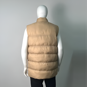 Chaleco acolchado sin mangas para hombre de alta calidad, diseñado para brindar calidez, comodidad y estilo. Hecho con tela ligera que no permite la penetración. - Product Image 4