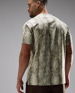 T-shirt à manches courtes pour homme, col rond, coupe classique, en tissu tricoté respirant, imprimé tie-dye, 100% polyester, tricoté sur mesure - Product Image 2