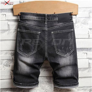 Shorts en jean personnalisés pour hommes, fabricant OEM au Pakistan, parfaits pour la mode estivale, les tenues urbaines et le confort quotidien. - Product Image 2