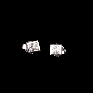 ต่างหูเพชรทรงสี่เหลี่ยมเจ้าหญิง 14K ทองคำขาวแท้จาก Memoria Jewels ขายส่ง - Product Image 6