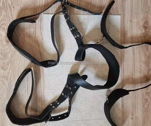 ชุดพันธนาการทางเพศ, ของเล่นพันธนาการ BDSM 7ชิ้น, กุญแจมือ, ข้อเท้า, cuffs, ที่หนีบ, หนัง, ชุดพันธนาการ, ชุด BDSM (สีดำ)