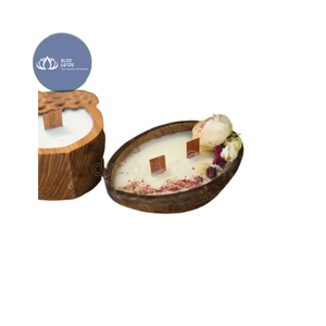 [DISPONIBLE] Bougie artisanale en coquille de noix de coco, parfumée à la rose, sans gouttes, décoration intérieure, artisanat unique - Product Image 1