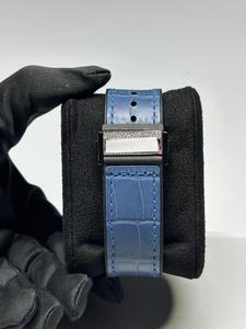 Reloj de Cuarzo con Diamantes Moissanite de Excelente Calidad en Esfera Azul, Disponible a un Precio Accesible - Product Image 3