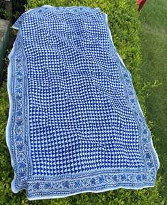 Sarong en coton bleu indigo imprimé à la main, paréo de plage pour femme, couverture de maillot de bain triangulaire, tissu fait main, idéal pour l'été - Product Image 5