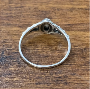 Vintage 925 Silver Labradorite Oval Gemstone <b>Ring</b> 1.5 Grams <b>for</b> Unisex Everyday Wear Perfect <b>for</b> Gift - Product Image 4