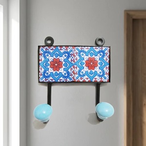Ganchos de Pared de Cerámica con Diseño de Flores en Azul y Rojo, 2 Ganchos Multifuncionales de Estilo Retro para Ahorrar Espacio, Perchero - Product Image 5
