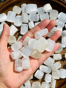 Pierres Roulées en Sélénite Naturelle Polie de Qualité Supérieure en Gros pour la Guérison, le Reiki, la Méditation, l'Artisanat et la Décoration - Product Image 3