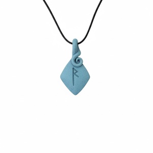 Collar con colgante de runa en forma de diamante azul claro, hecho a mano, mitología nórdica, joyería vikinga, amuleto en cordón negro, regalo unisex - Product Image 1