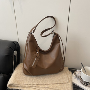 2026 Large Capacity Spring PU Trendy <b>Soft</b> <b>Leather</b> Women's Fashion Versatile Shoulder <b>Bag</b> Zipper Closure Lazy Style Design - Product Image 4