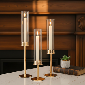 Support de bougie or en gros avec base métallique et couvercle en verre pour décoration de mariage et de fête - Product Image 1
