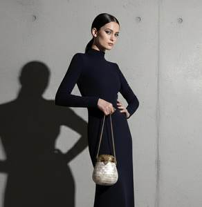 งานฝีมือเหนือกาลเวลา กระเป๋าคลัทช์เจ้าสาวสุดหรู รักษ์โลก ทำด้วยมือจากเปลือกหอยมุกธรรมชาติ รูปทรงตามธรรมชาติ ขนาดสั่งทำได้ สีธรรมชาติ ทันสมัย สำหรับสุภาพสตรี - Product Image 4