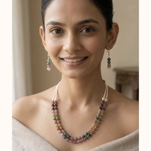 Conjunto de Collar de Dos Hileras de Perlas de Agua Dulce y Jade Natural, Hecho a Mano, con Pendientes Colgantes - Product Image 2
