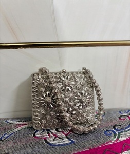 Bolso de Mano Tipo Clutch para Mujer, Estilo Indio, Chapado en Oro, Hecho a Mano con Mosaico Kundan, F S International - Product Image 5
