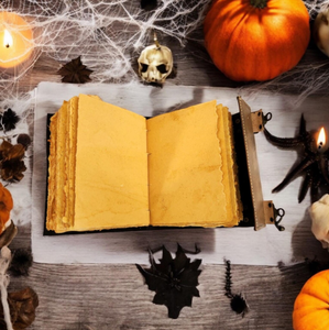 Libro de Hechizos de Hocus Pocus |   Diario de cuero hecho a mano, accesorio de Halloween - Product Image 4