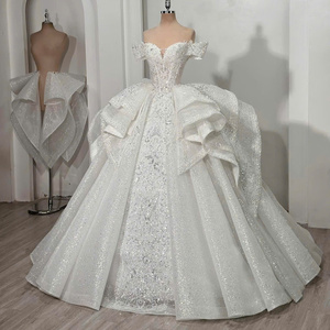 Robe de mariée OEM magnifique en tissu de dentelle unie, style robe de bal, motif floral, pour les vacances, avec traîne, code TNBPno20 TL - Product Image 1