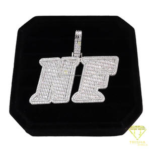 Collar con Colgante de Letra RAKI con Diamante Moissanite, Diseño de Letra Grande en Bloque, Apariencia de Piedra Brillante - Product Image 5