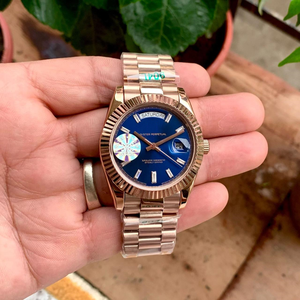 Reloj Mecánico de Edición Limitada en Oro Rosa con Correa de Acero Inoxidable, Esfera Azul Turquesa, Marcadores de Hora Baguette, Bisel Acordonado, Estilo Vintage - Product Image 1