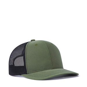 Gorra Trucker de 5 Paneles para Exteriores con Parche Bordado Personalizado en el Panel Frontal, Transpirable, Impermeable, Diseño Deportivo y Elegante - Product Image 4
