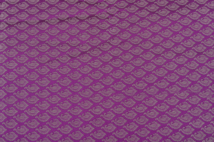 Tissu brocart floral élégant à finition douce et brillante pour la confection de robes, les tenues de mariage et la décoration - Product Image 2