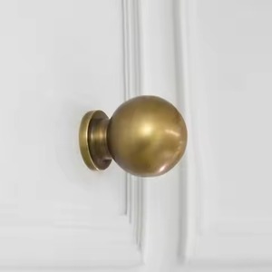 Pomos de Puerta Metálicos con Acabado Dorado, Manijas Decorativas para Puertas Interiores y Exteriores, Herrajes Decorativos - Product Image 2