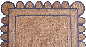 Tapis d'intérieur en jute naturel fait main à poils ras avec bordure festonnée bleue, écologique, style bohème et rustique pour la décoration du salon - Product Image 2