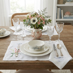 Ensemble de sets de table et de serviettes en lin brodés à la main, motif corail et poisson, pour la maison et les restaurants, décoration de table pour les fêtes et événements, vente en gros sur mesure - Product Image 2