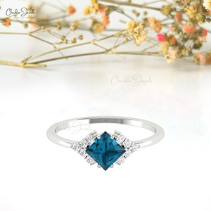 Bague à livraison rapide, 5 mm, taille carrée, topaze bleue de Londres, halo de diamants, en or blanc fin 14 carats, bague délicate, d'un vendeur vérifié - Product Image 4